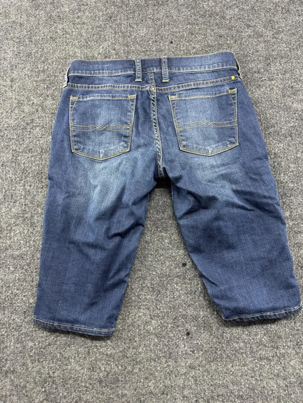 Lucky Brand Brigitte Bermuda Shorts Womens 4 Medium Wash Blue Denim Stretch